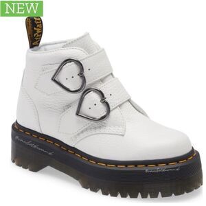 NWT DR MARTENS DEVON HEARTS QUAD BOOTS- WHITE SZ 9